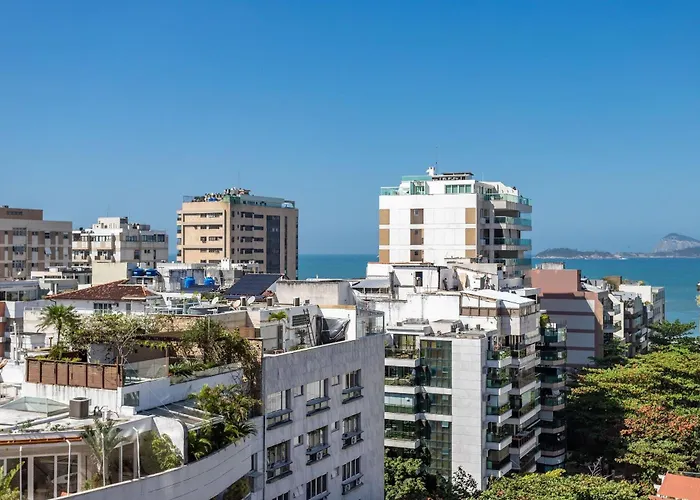 (902-A) Apartamento com Suíte no Coração Leblon Rio de Janeiro